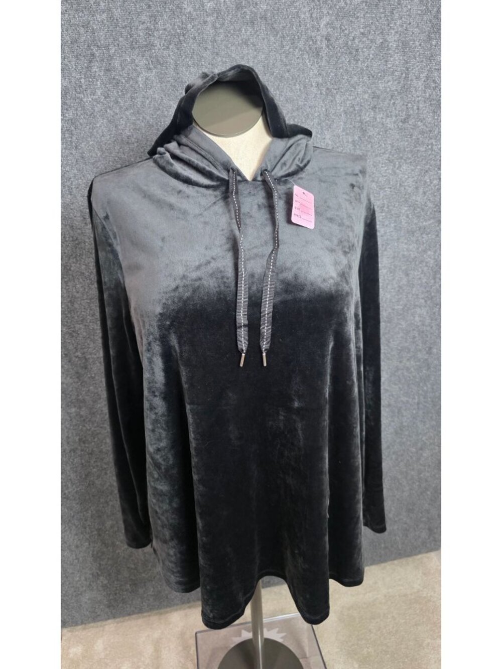 Plus Size LIVI Velour Hoodie Black 18/20 Relaxed Fit Soft Drawstring Neckline